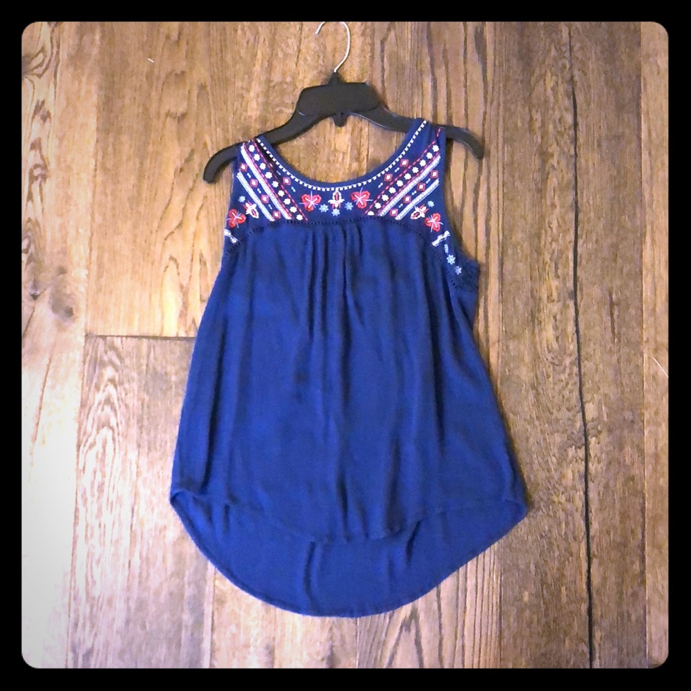 Red, navy blue tank top